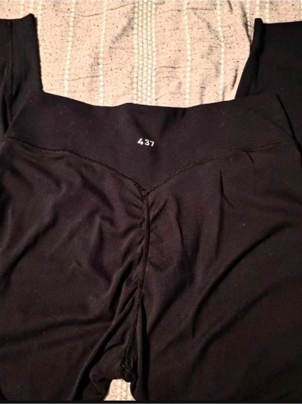 437 Black High-Waist v shaped leggings with Cinch Detail